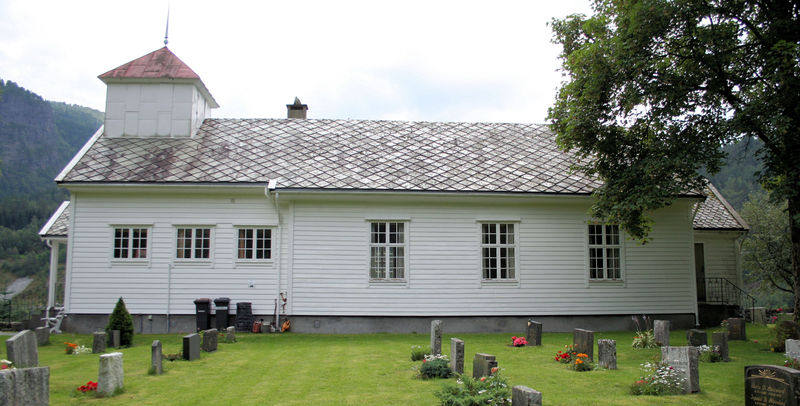 Fil:Bolstadøyri bedehus, (nord)fasaden 1, AMH 2007.jpg