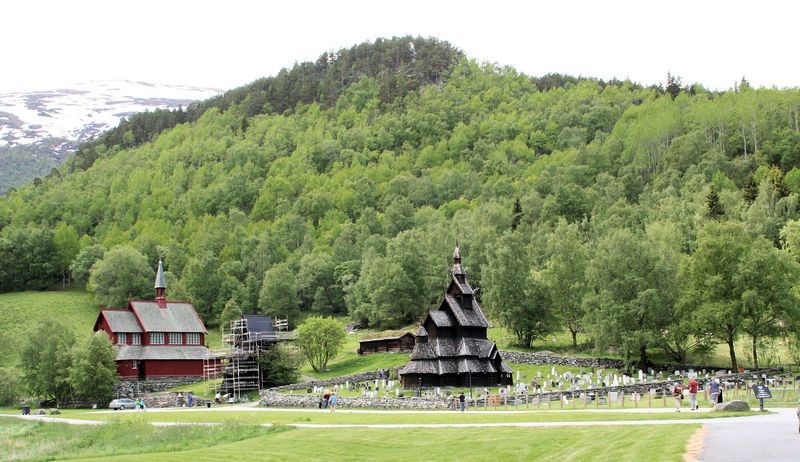 Fil:Borgund, kyrkjene, AMH 2009.jpg