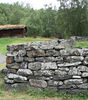 Borgund gl, kyrkjegardsmuren, søraustre hjørne, AMH 2009