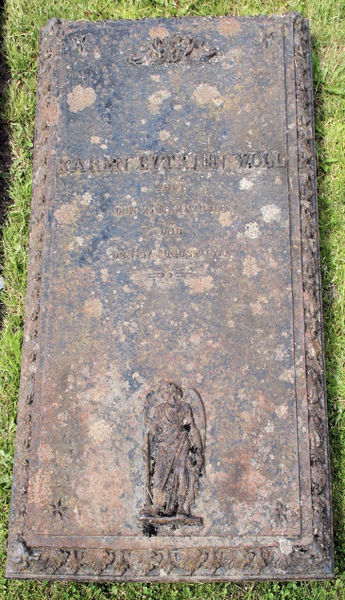 Fil:Dale, gravminne h, AMH 2012.jpg