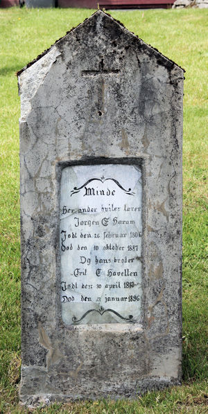 Fil:Dale, gravminne q, AMH 2012.jpg