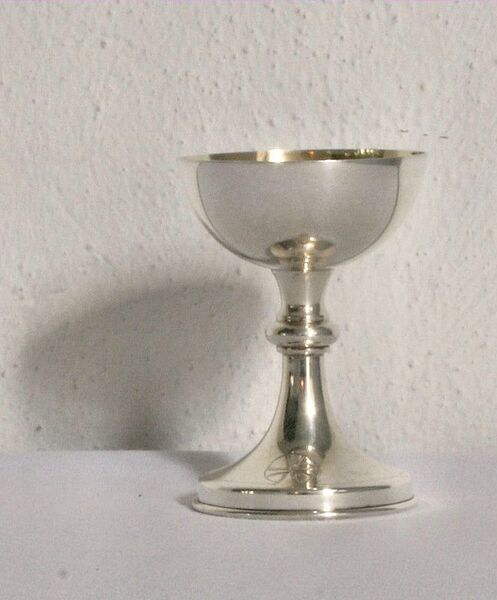 Fil:Dale kyrkje, særkalk, AMH 2008.jpg