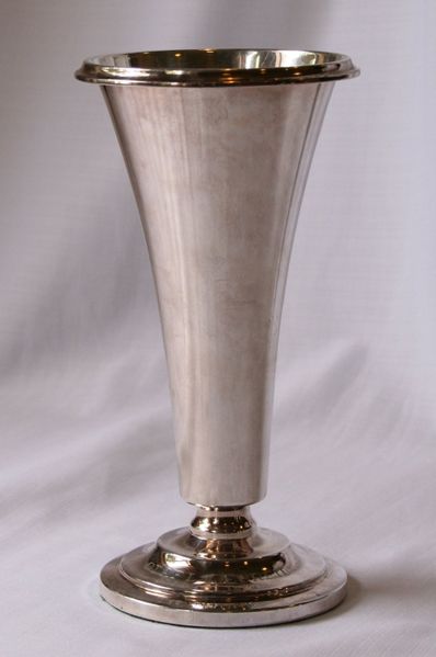 Fil:Eidfjord blomevase a, AMH 2006.jpg