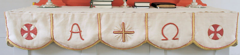 Fil:Eidsland, altarbrun, AMH 2008.jpg