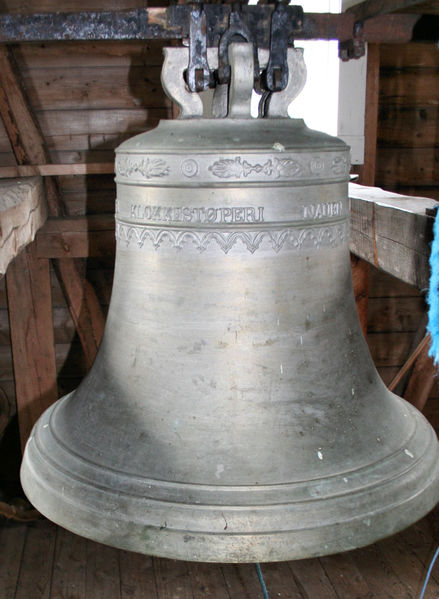 Fil:Eidsland, klokke, AMH 2008.jpg