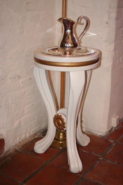 Fil:Eidsvoll kirke Døpefont 2.jpg