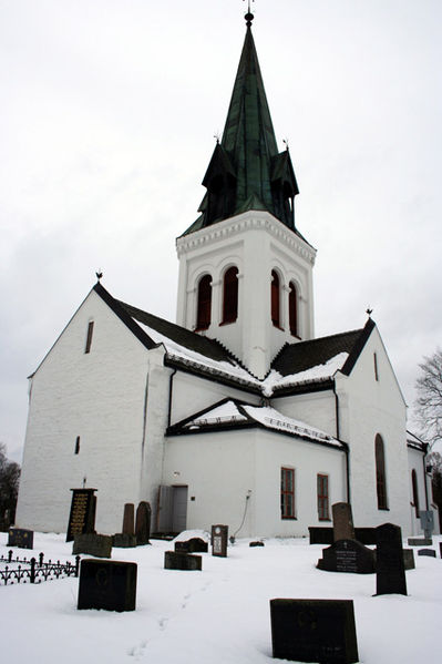 Fil:Eidsvoll kirke Fasade 4.jpg