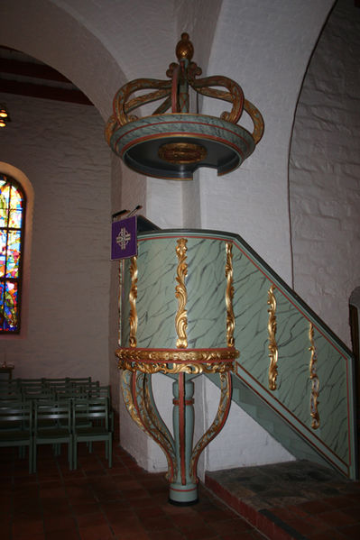 Fil:Eidsvoll kirke Prekestol 1.jpg