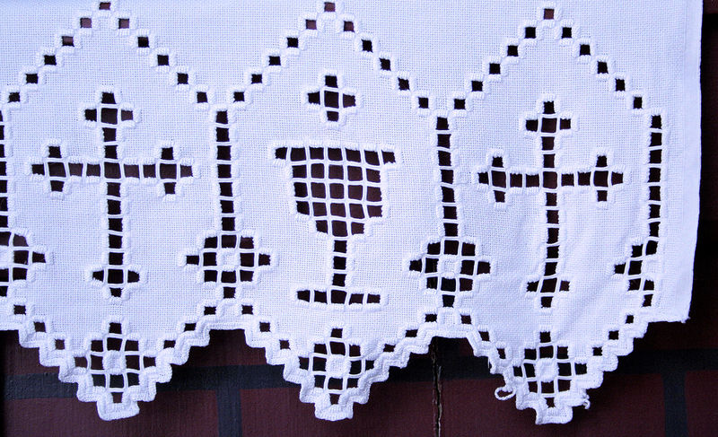 Fil:Eksingedalen, altarduk, detalj, AMH 2008.jpg