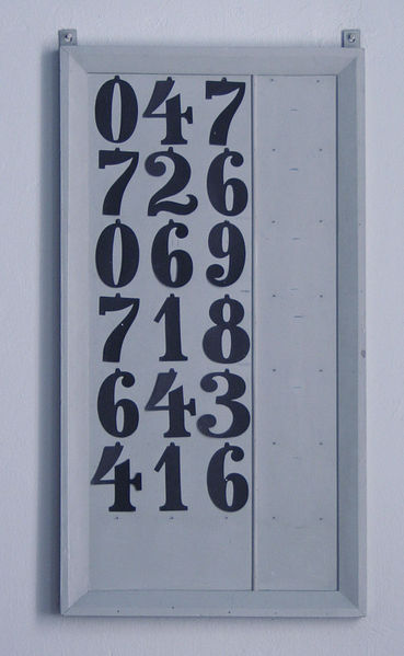 Fil:Eksingedalen, salmenummertavle, AMH 2008.jpg