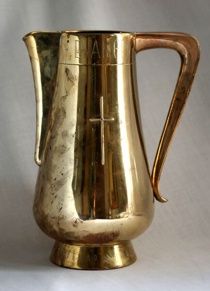 Fil:Evanger, kanne i massing, AMH 2007.jpg