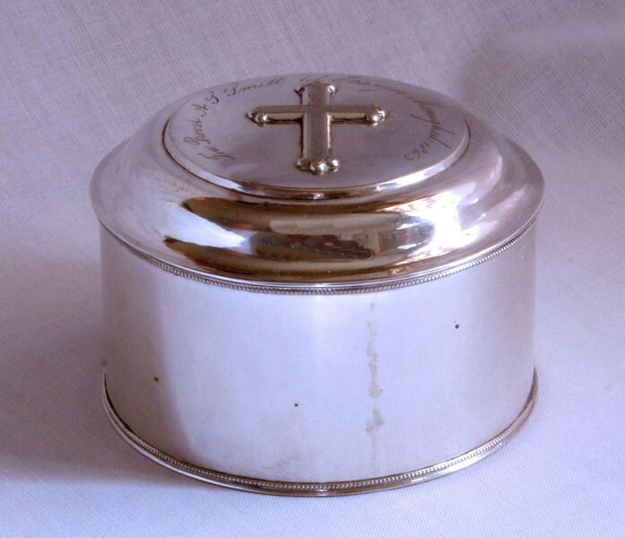 Fil:Evanger, oblatøskje, AMH 2007.jpg