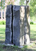 Farnes kyrkje, skulptur sør for kyrkja, AMH 2009.jpg
