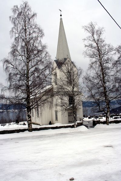Fil:Feiring kirke Avstandsbilde.jpg