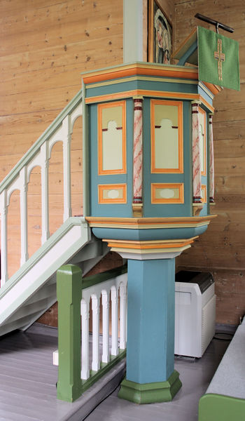 Fil:Fet kyrkje, preikestol, AMH 2010.jpg