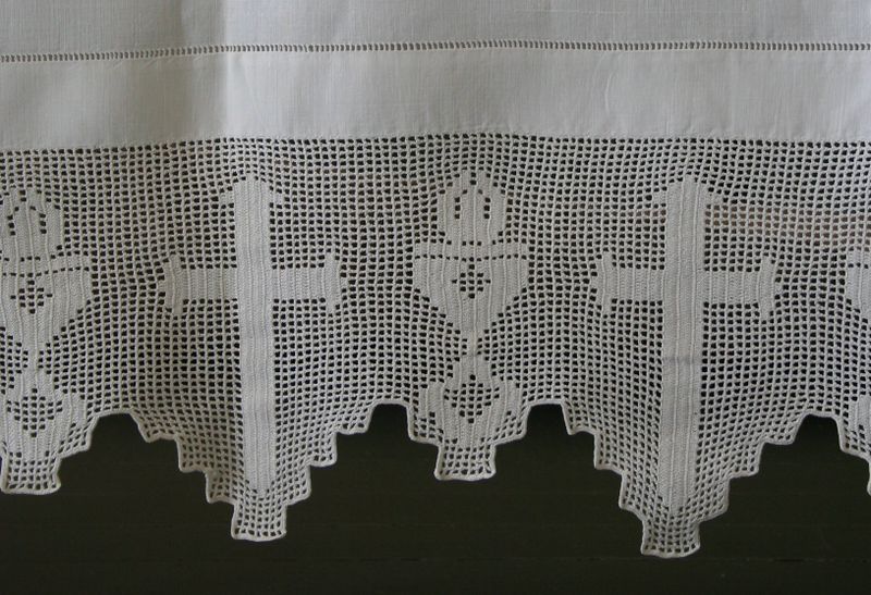 Fil:Finse, altarduk b) AMH 2006.jpg