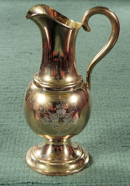 Fil:Flåm kyrkje, kanne, AMH 2011.jpg