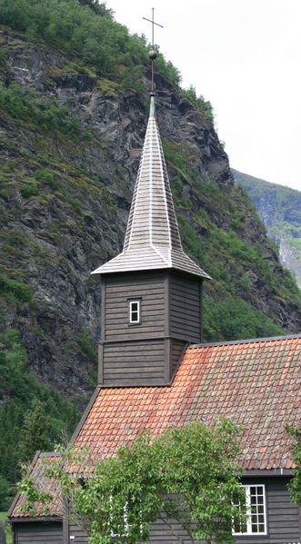 Fil:Flåm kyrkje, takryttaren, AMH 2011.jpg