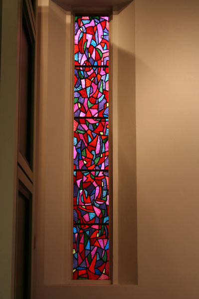 Fil:Fridalen kirke Altervindu.jpg