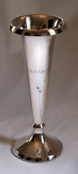 Fil:Granvin, blomevase b, AMH 2006.jpg