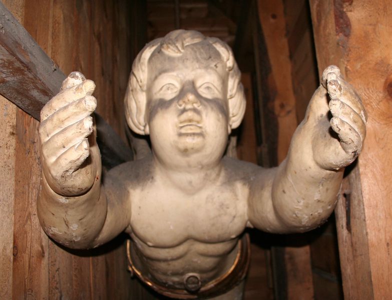 Fil:Granvin, dåpsengel 2, AMH 2006.jpg