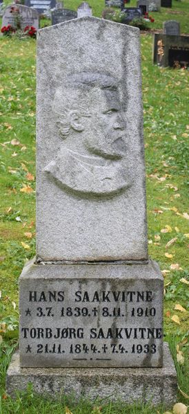 Fil:Granvin, gravminne d, AMH 2006.jpg