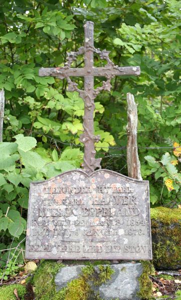 Fil:Granvin, gravminne k, AMH 2006.jpg