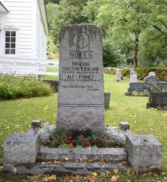 Fil:Granvin, krisminnesmerke, AMH 2006.jpg