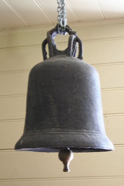 Fil:Granvin, kyrkjeklokke a, AMH 2006.jpg