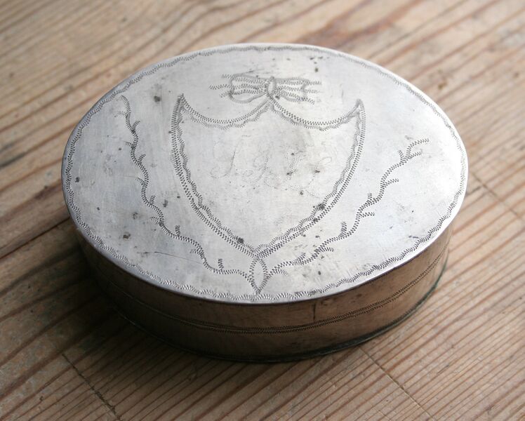 Fil:Granvin, oblatøskje, AMH 2006.jpg