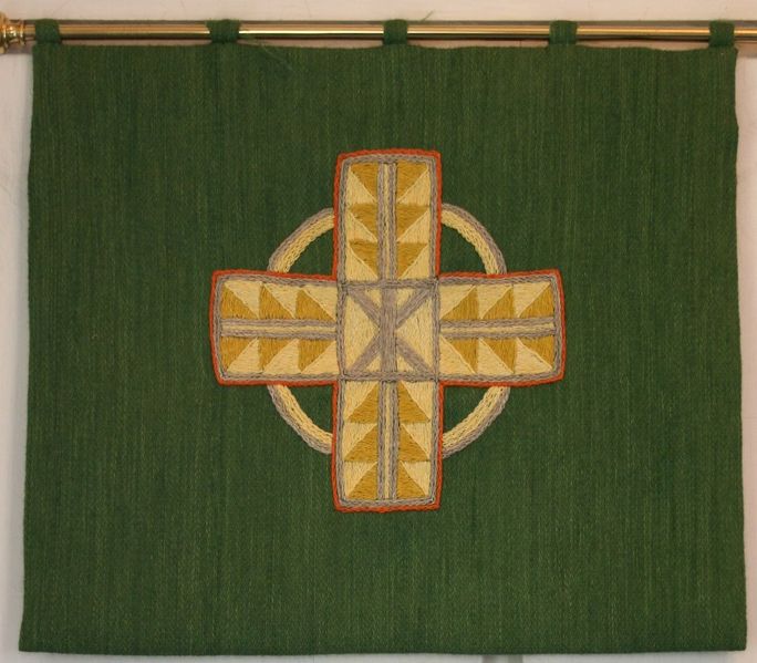 Fil:Granvin, preikestolklede grønt, AMH 2006.jpg