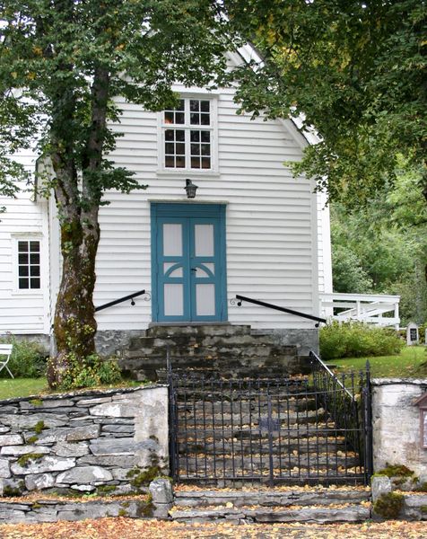 Fil:Granvin, vestinngang, AMH 2006.jpg