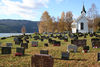 Hafslo kyrkje, kyrkjegarden aust for kyrkja, AMH 2010.jpg