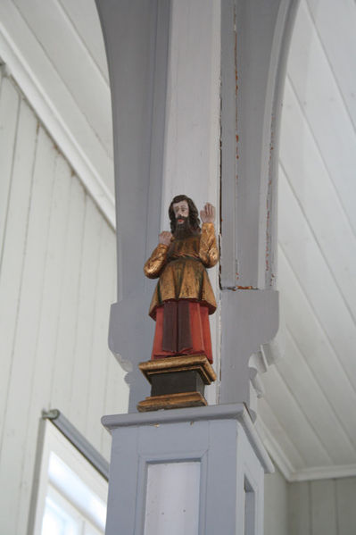 Fil:Heni kirke, Gjerdrum Figurer 4.jpg