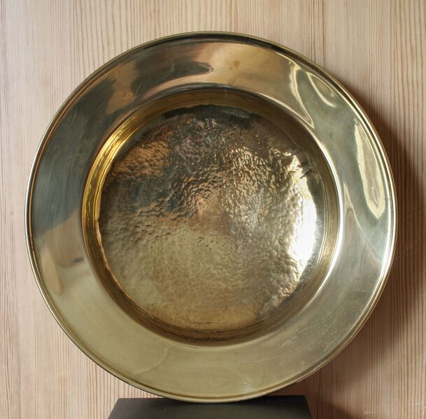 Fil:Jordalen, dåpsfat, AMH 2007.jpg