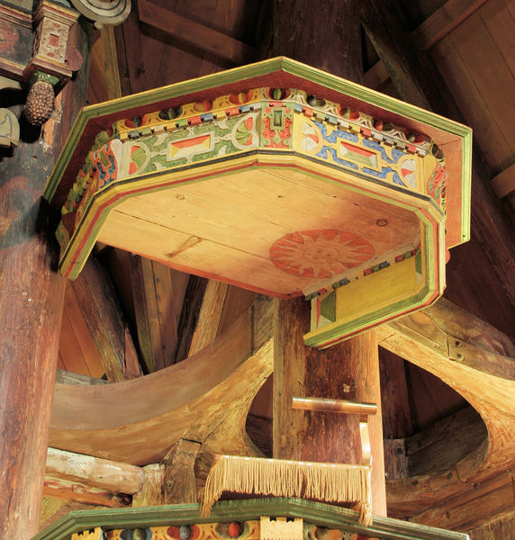 Fil:Kaupanger kyrkje, preikestolhimling, AMH 2009.jpg