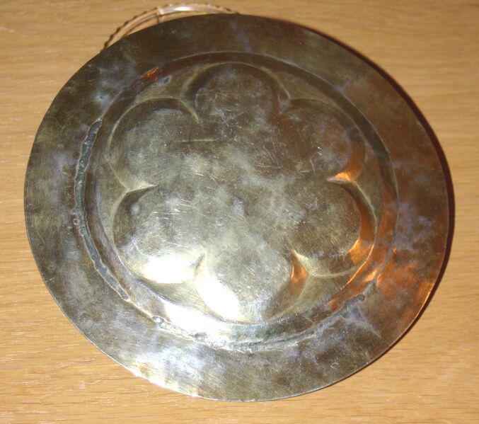 Fil:Kinsarvik disk underside AMH 2005.jpg