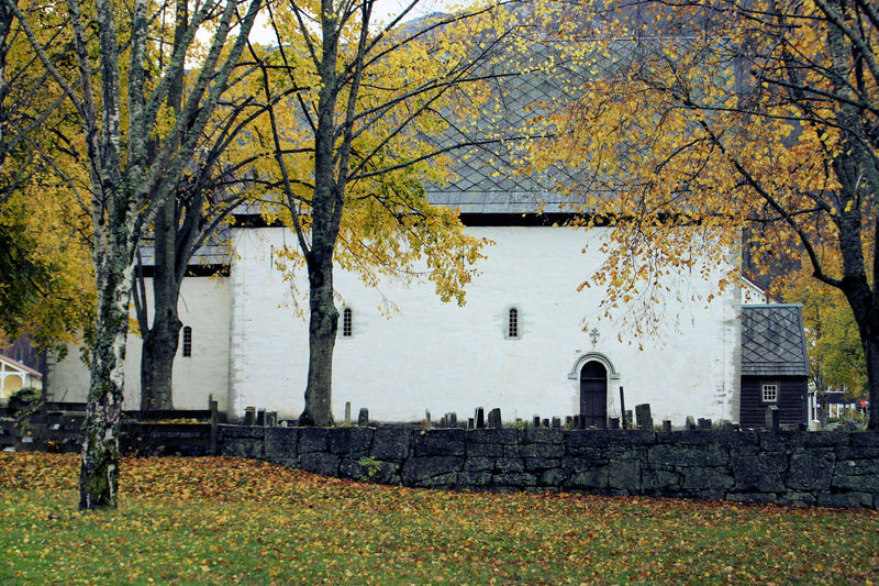 Fil:Kinsarvik nordfasade AMH 2005.jpg