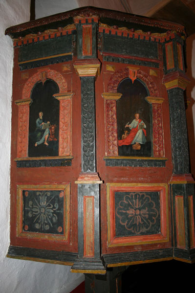 Fil:Lørenskog kirke Prekestolen 6.jpg