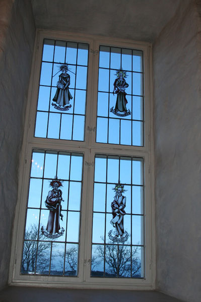 Fil:Lørenskog kirke Vindu 2.jpg