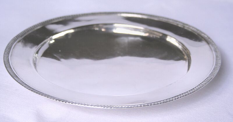 Fil:Leikanger kyrkje, disk, AMH 2011.jpg