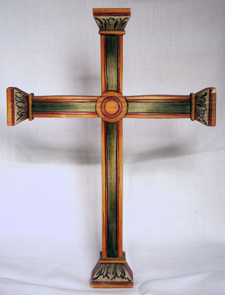 Fil:Leikanger kyrkje, prosesjonskross, AMH 2011.jpg