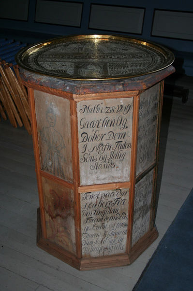 Fil:Lunder kirke, Ringerike Døpefont4.jpg