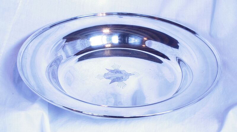 Fil:Mjølfjell, dåpsfat, AMH 2007.jpg