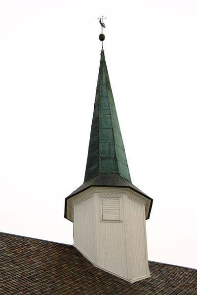 Fil:Nannestad kirke Spir.jpg