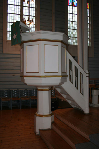 Fil:Nedre eiker kirke Prekestolen 2.jpg