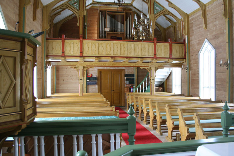 Fil:Nesheim, interiør mot nordvest, AMH 2008.jpg