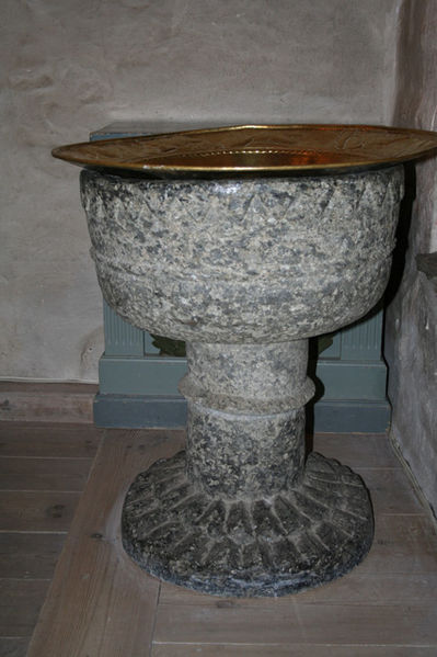 Fil:Nesodden kirke Døpefont 2.jpg