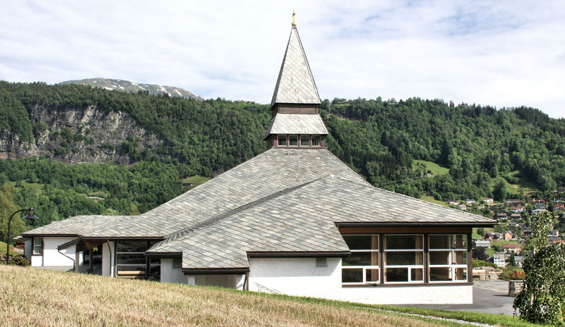 Fil:Norheimsund, sørfasade, AMH 2007.jpg