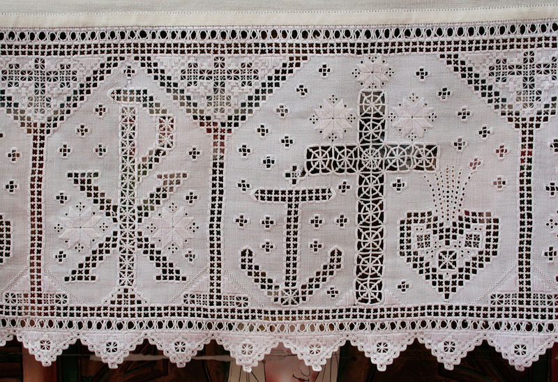 Fil:Odda kyrkje, altarduk a, AMH 2008.jpg